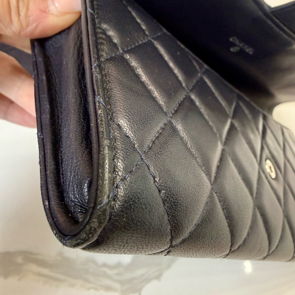 CHANEL Navy Blue Quilted Lambskin Classic Flap Wallet Silver CC - Picture 8 of 16